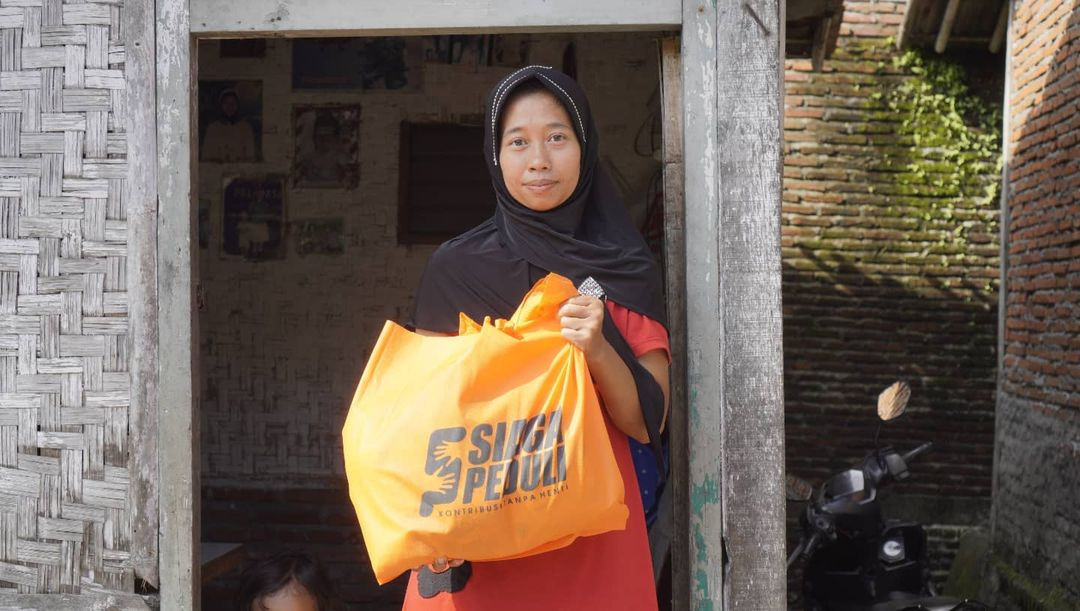 Paket Sembako untuk Keluarga Dhuafa di Pelosok Pedesaan