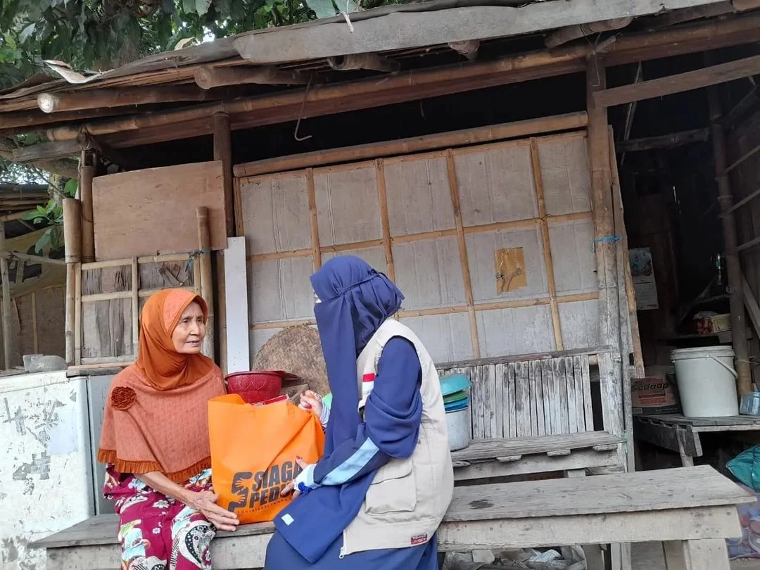 Berbagi Paket Sembako untuk Kelurga Pra Sejahtera di Pelosok