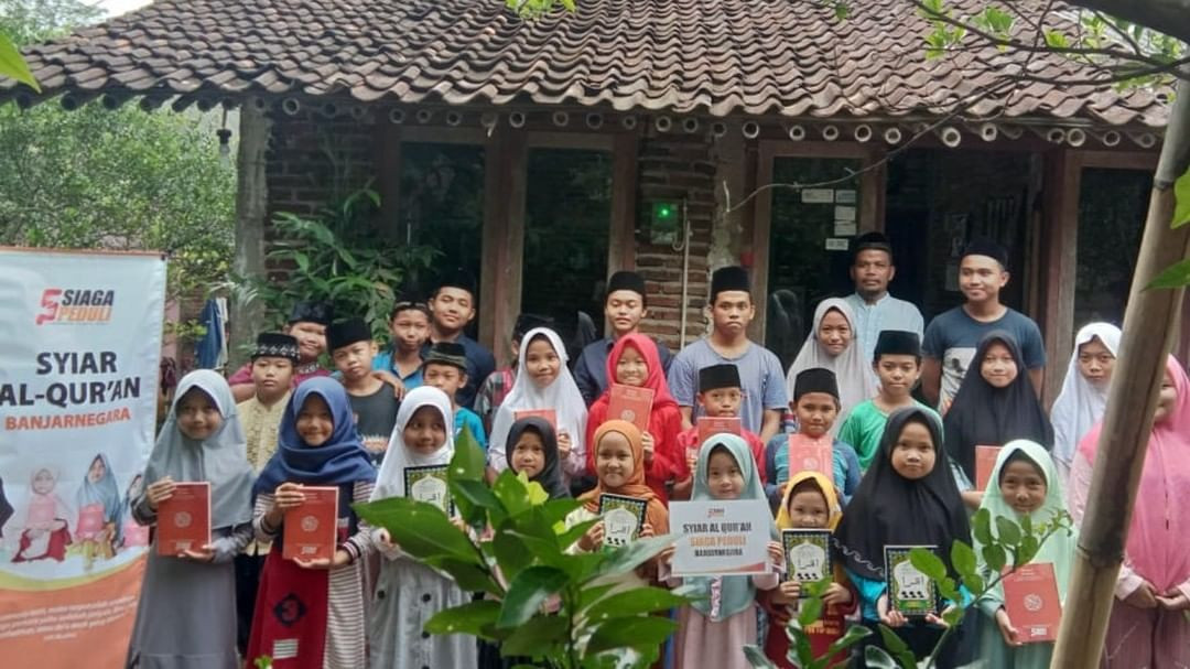 Siaga Peduli Banjarnegara Mendistribusikan Al Qur'an untuk  TPQ Desa Bawang dan TPQ Desa Masaran