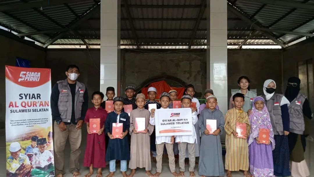 Ekspedisi 10000 Al Qur'an di Sulawesi Selatan