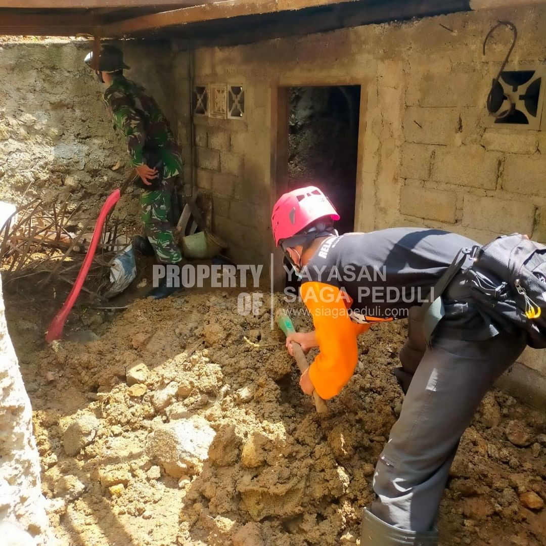 Bergerak Membersamai Korban Banjir Kebumen