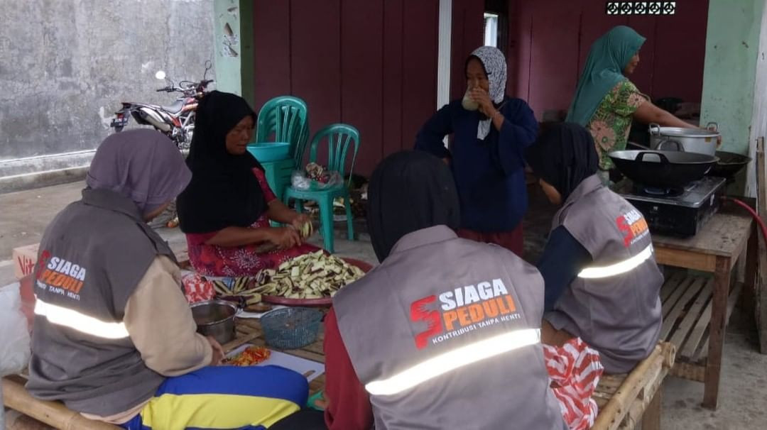 Tim Siaga Peduli Support DU di Banjir Nusawungu, Cilacap