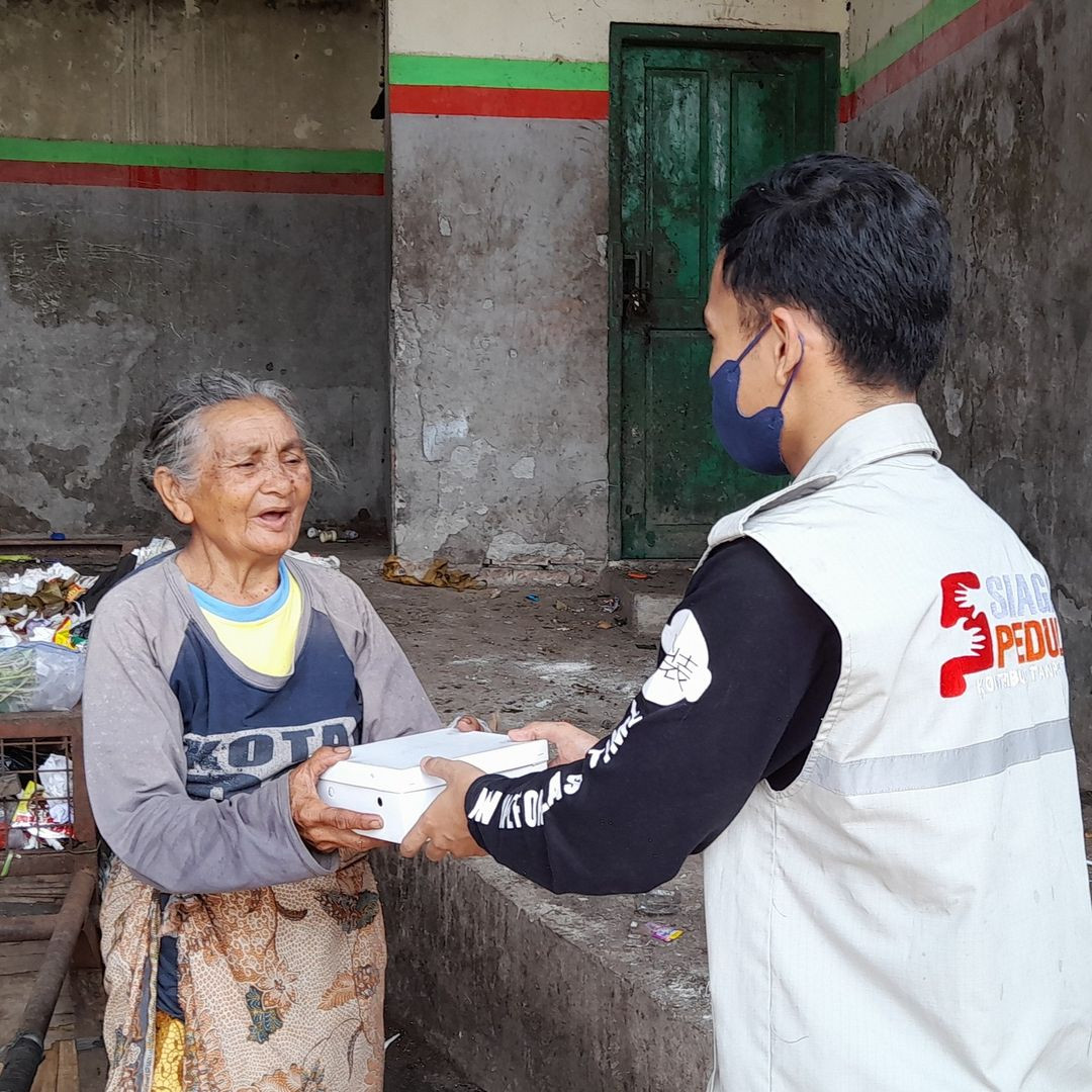 Sekotak Nasi Menyatuka Hati Magelang untuk masyarakat yang berpuasa