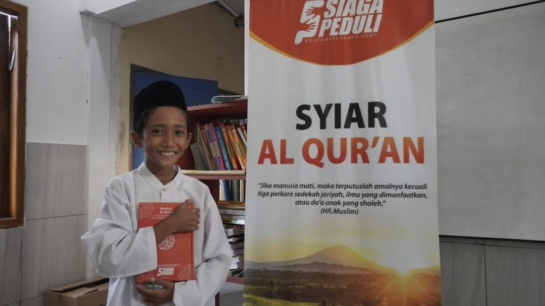 Siaga Peduli Kirimkan Al Qur'an dan Iqra baru untuk santri dan para jamaah Mushola Al Ikhlas, Kab. Cilacap.