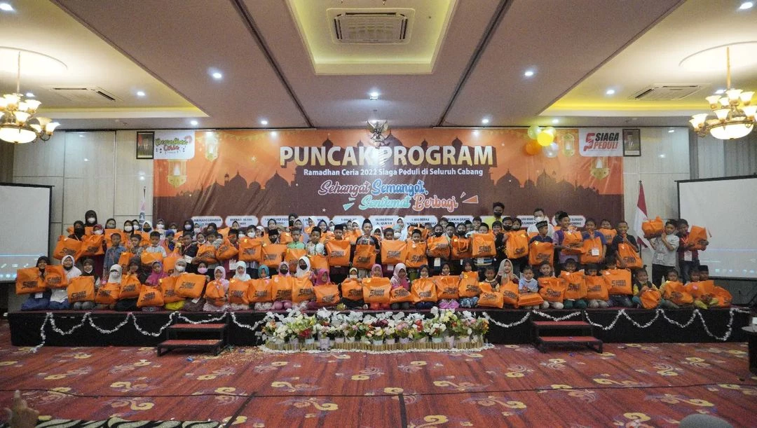 Siaga Peduli Melaksanakan Program Belanja Gratis Bersama 100 Adik Juara di Kab. Cilacap