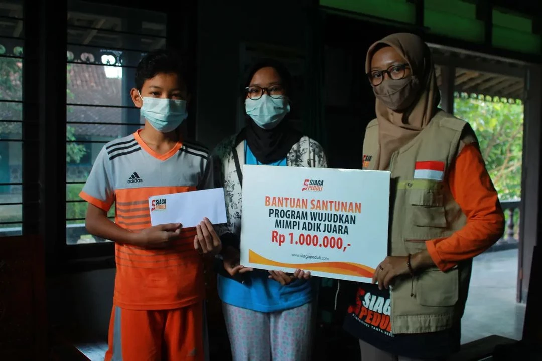 Siaga Peduli Bagi-Bagi Bantuan Tunai Rp 1.000.000 untuk Adik-Adik Yatim di Kota Magelang