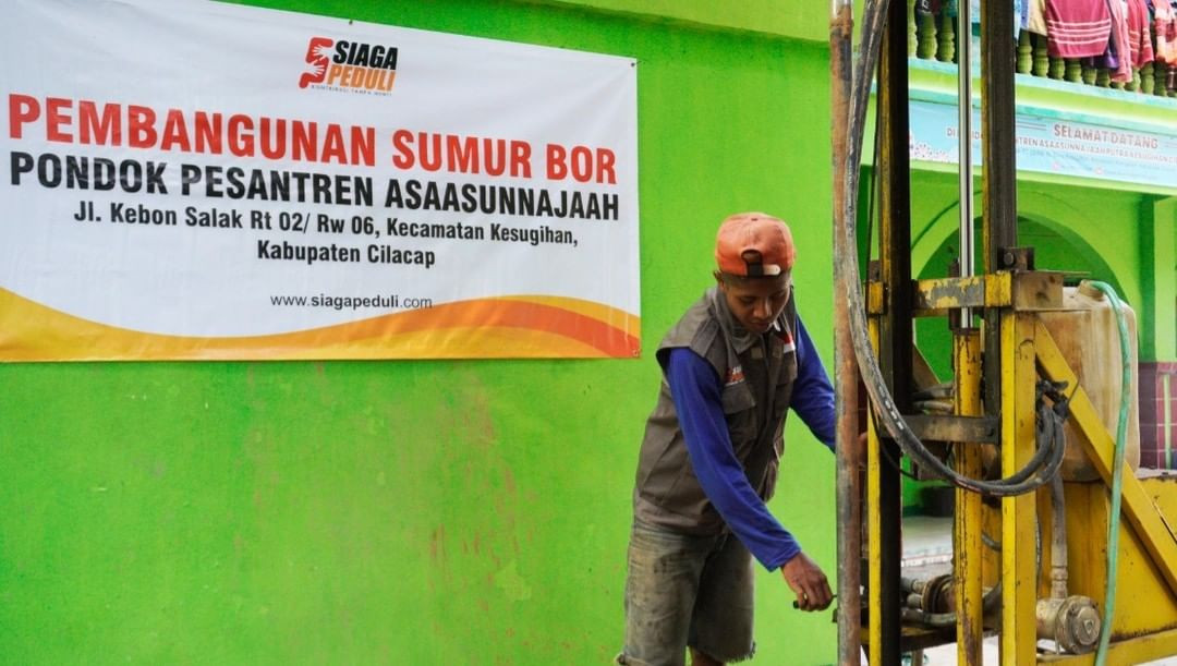 Pembangunan Sumur Bor Pondok Pesantren Asaasunnajaah