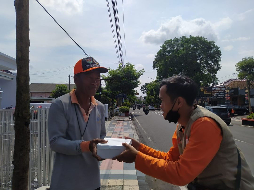 Sekotak Nasi Menyatukan Hati (SNMH) untuk Pejuang Nafkah Magelang