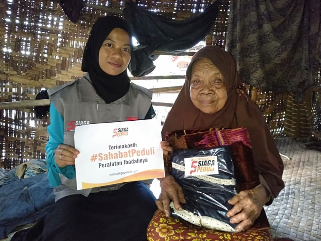 Paket Perlengkapan Sholat Untuk Lansia Dhuafa, Sebatangkara di Kecamatan Tamalatea, Kab Jeneponto, Sulawesi Selatan.
