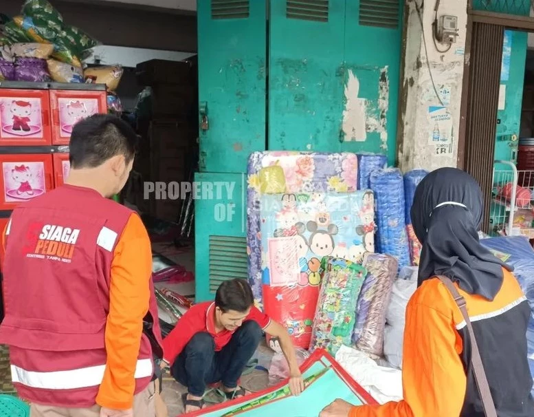 Tim Siaga Disaster Emergency Berbelanja Kebutuhan Darurat Untuk Penyintas Gempa Cianjur
