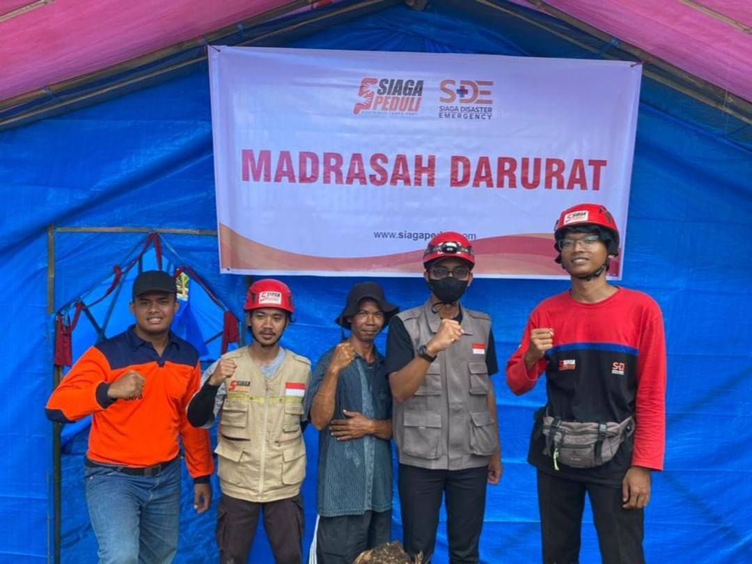 Madrasah Darurat Untuk Adik-adik Ataupun Warga Penyintas Gempa Cianjur