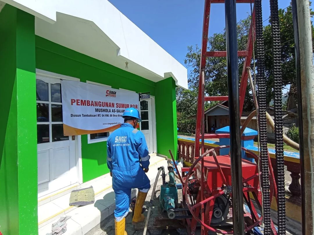 Proses Pengeboran Sumur Bor  Untuk Para Jamaah Mushola Assalam
