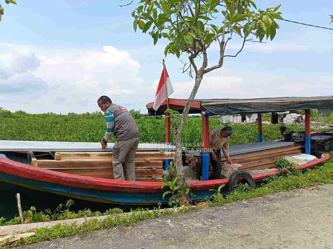 Siaga Peduli Wujudkan Hunian Layak Dalam Program Bedah Rumah Untuk Pak Dahlan di Kampung Laut