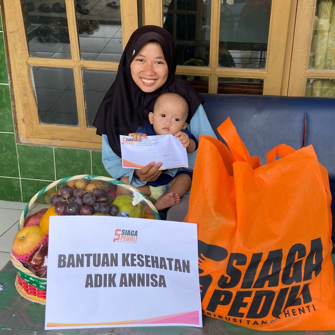 Siaga Peduli Kirimkan Bantu Pengobatan Untuk Adik Anisa Penderita Radang Usus