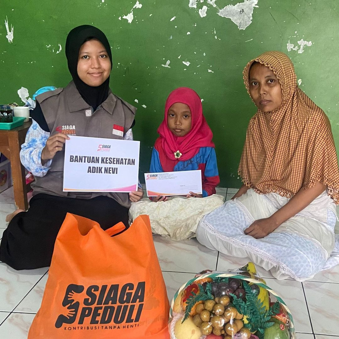 Siaga Peduli Kirimkan Bantu Pengobatan Untuk Adik Nevi Penderita Sakit Jantung Bocor
