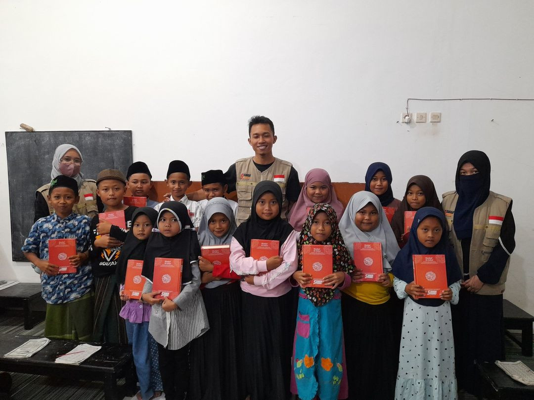 Siaga Peduli Temanggung Kirimkan Al Qur'an Baru Untuk Santri di TPQ Al Fath dan TPQ Al Hidayah Temanggung