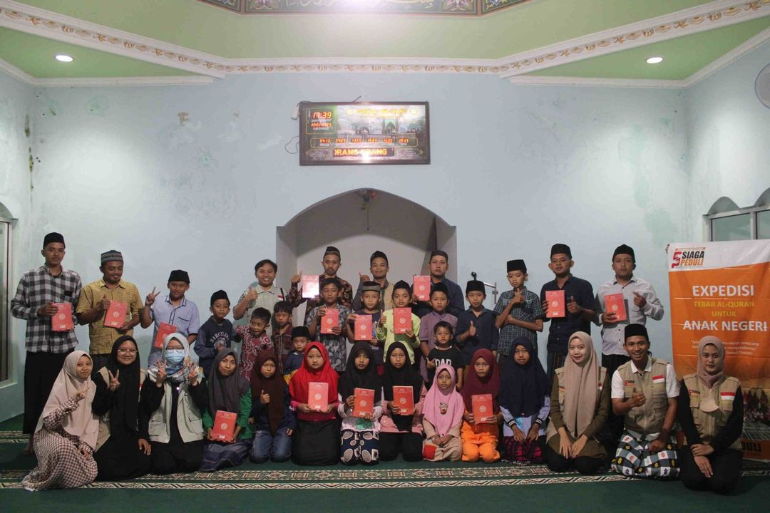 Siaga Peduli Magelang Kembali Salurkan Al Qur'an Untuk Para Santri TPQ Al-Hadi, Magelang
