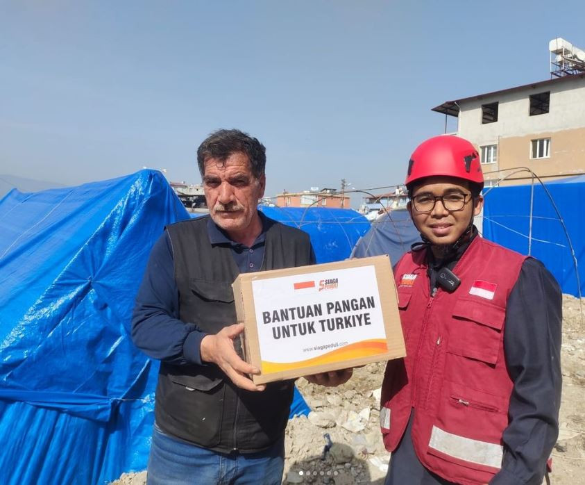 Tim Siaga Peduli Kirimkan Paket Makanan Untuk Warga Gempa Turkiye