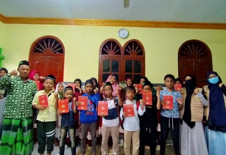 Siaga Peduli Klaten Kirimkan Al Qur'an Baru Untuk Santri TPQ Nurul Huda, Klaten