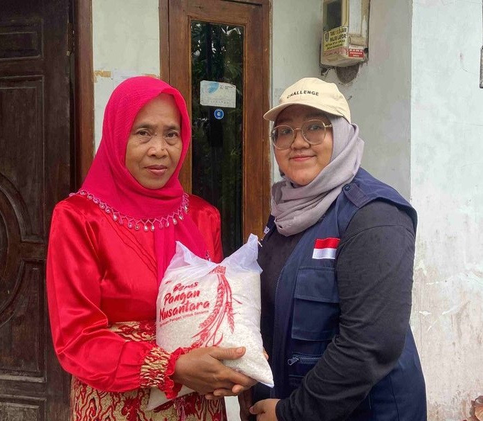 Tebar Kebaikan Dengan Berbagi Beras Nusantara Untuk Lansia Dhuafa
