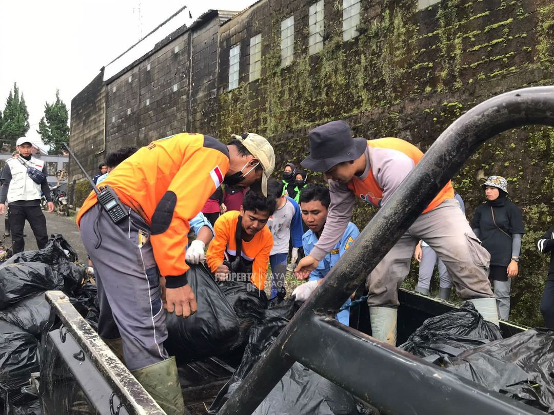 Siaga Peduli Banjarnegara Ikut Aksi CleanUp Dieng Bersih Sungai Merawu
