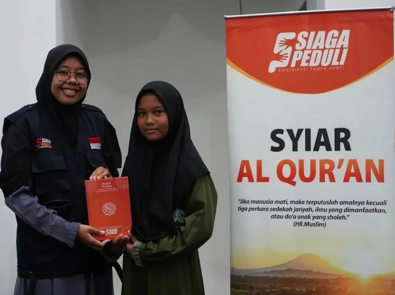 Siaga Peduli Tebar Al Qur'an Untuk Para Santri Mushola Al Munawarah di Bulan Ramadahan