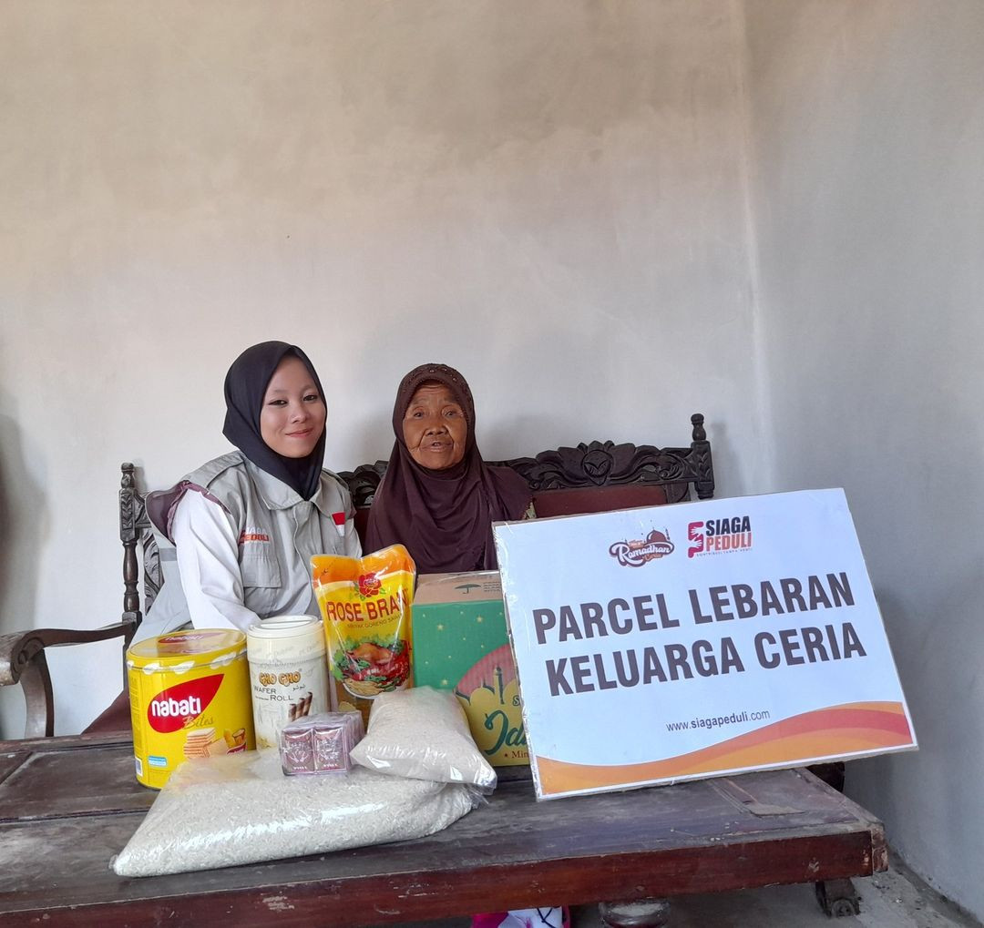 Siaga Peduli Berbagi Parcel Lebaran Untuk Lansia Dhuafa Desa Balapulang dan Desa Harjosari, Kab. Tegal, Jawa Tengah.