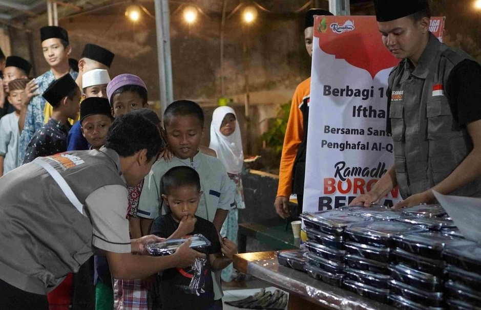 Siaga Peduli Berbagi Kebahagiaan Dengan Kirimkan Paket Sembako dan Paket Buka Puasa Untuk Pondok Pesantren Tahfidz Al-Aska Qu Patimuan