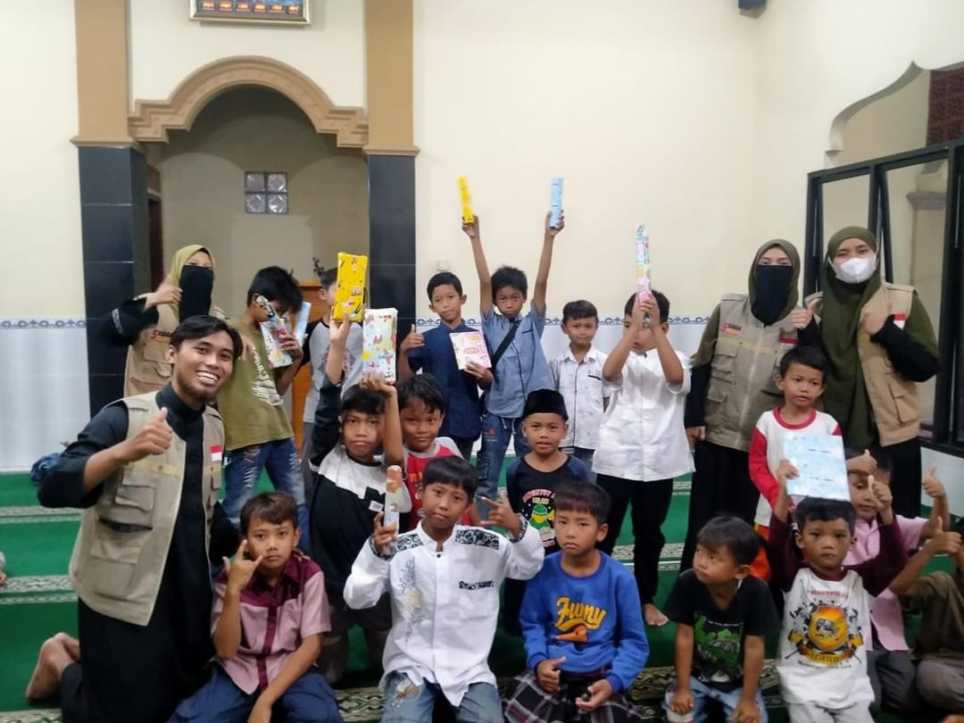 Siaga Peduli Klaten Kembali Salurkan Al-Qur'an dan Berbagi Paket Buka Puasa Bersama TPA Al-Bashori