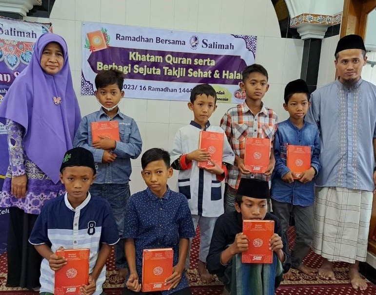 Siaga Peduli Kirimkan Al Qur'an Baru dan Buka Puasa Bersama 59 Adik Yatim, Dhuafa, dan Jamaah Masjid Darunnajah, Surakarta