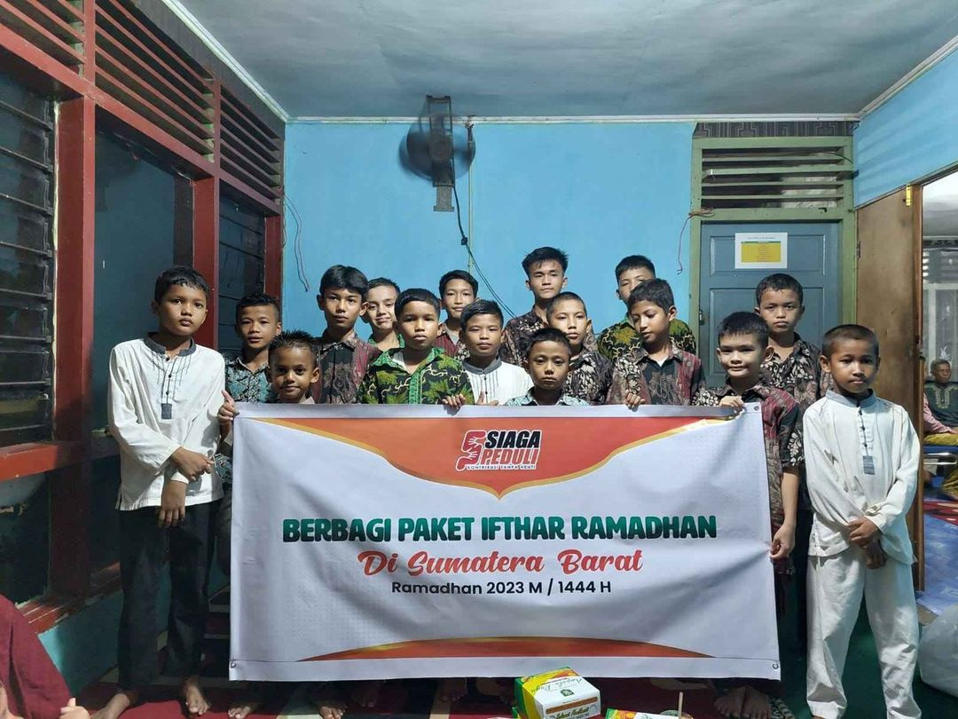 Siaga Peduli Kirimkan Paket Buka Puas Untuk Para Santri Panti Asuhan Nur Ilahi, Sumatera Barat