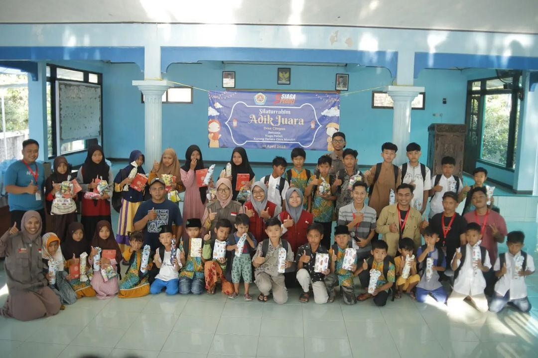 Siaga Peduli Dipenghujung Ramadhan Melaksanakan Kegiatan Berbagi Paket Paperles, PMT dan Al Qur'an Untuk Adik Juara di Desa Citepus, Cilacap