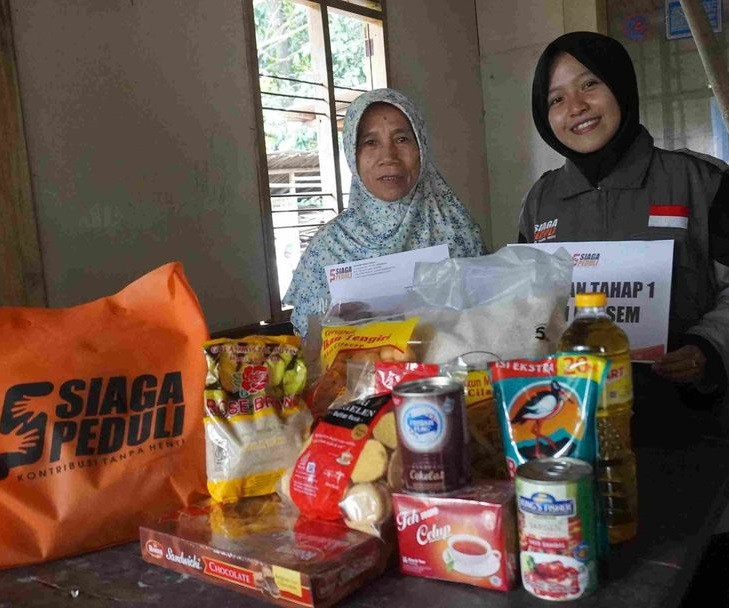 Siaga Peduli Kirimkan Bantuan Untuk Mbah Karsem Pejuang Nafkah Dengan Berjualan Sayur Matang