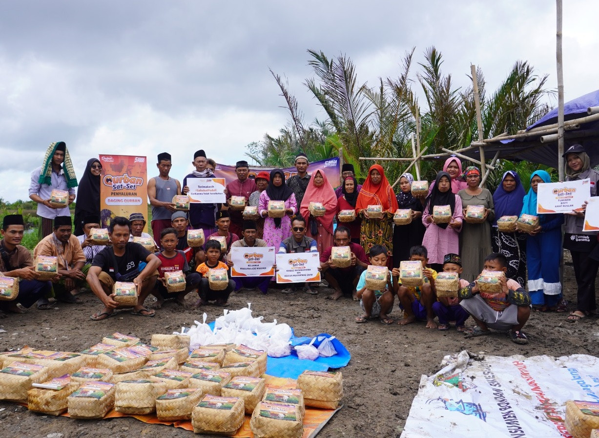 Siaga Peduli Salurkan Daging Hewan Qurban Untuk Para Lansia dan Keluarga Pra Sejahtera di Dusun Bondan, Cilacap
