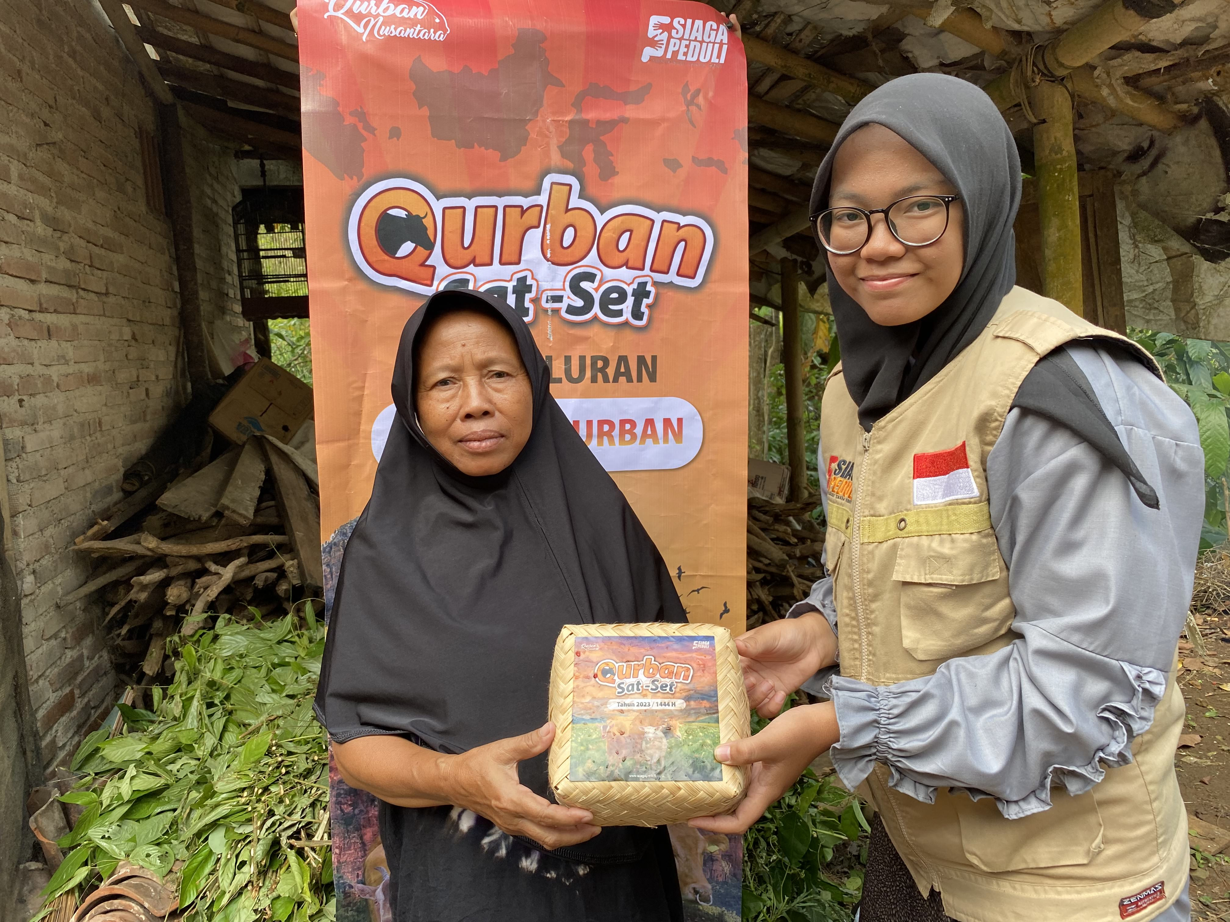 Siaga Peduli Kebumen Salurkan Daging Qurban Untuk Lansia Dhuafa, Keluarga Pra Sejahtera di Wilayah Kebumen