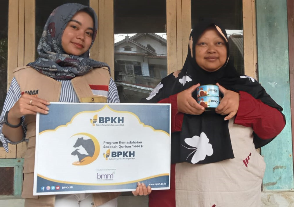 BPKH Bersama Siaga Peduli Kebumen Salurkan Kaleng Rendang Untuk Lansia Dhuafa di Wilayah Kebumen