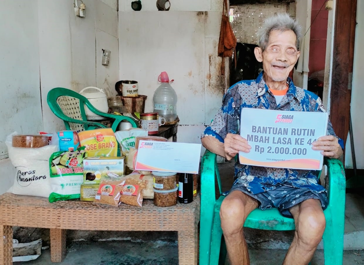 Kirimkan Bantuan Biaya Hidup Untuk Mbah Lasa Lansia Sebatangkara