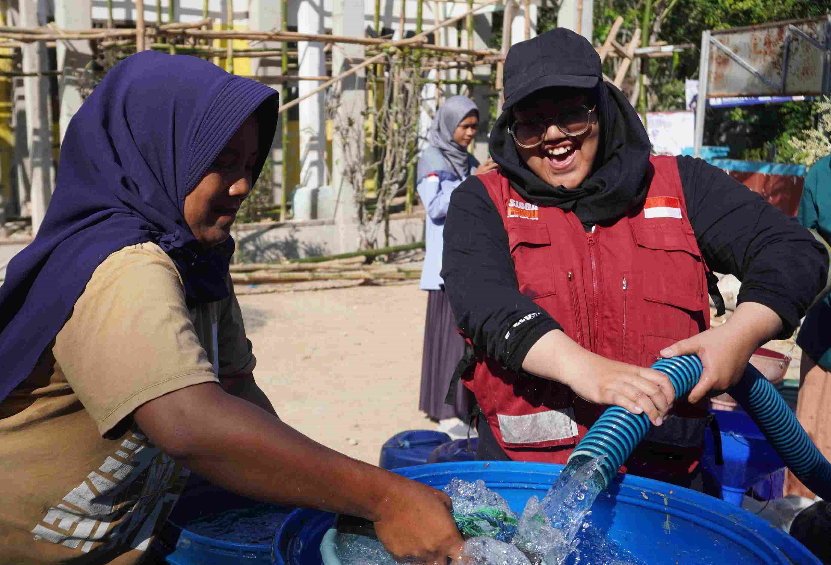 Aksi Penyaluran Air Bersih Untuk Warga Dusun Jaya Giri, Kec. Kawunganten, Cilacap