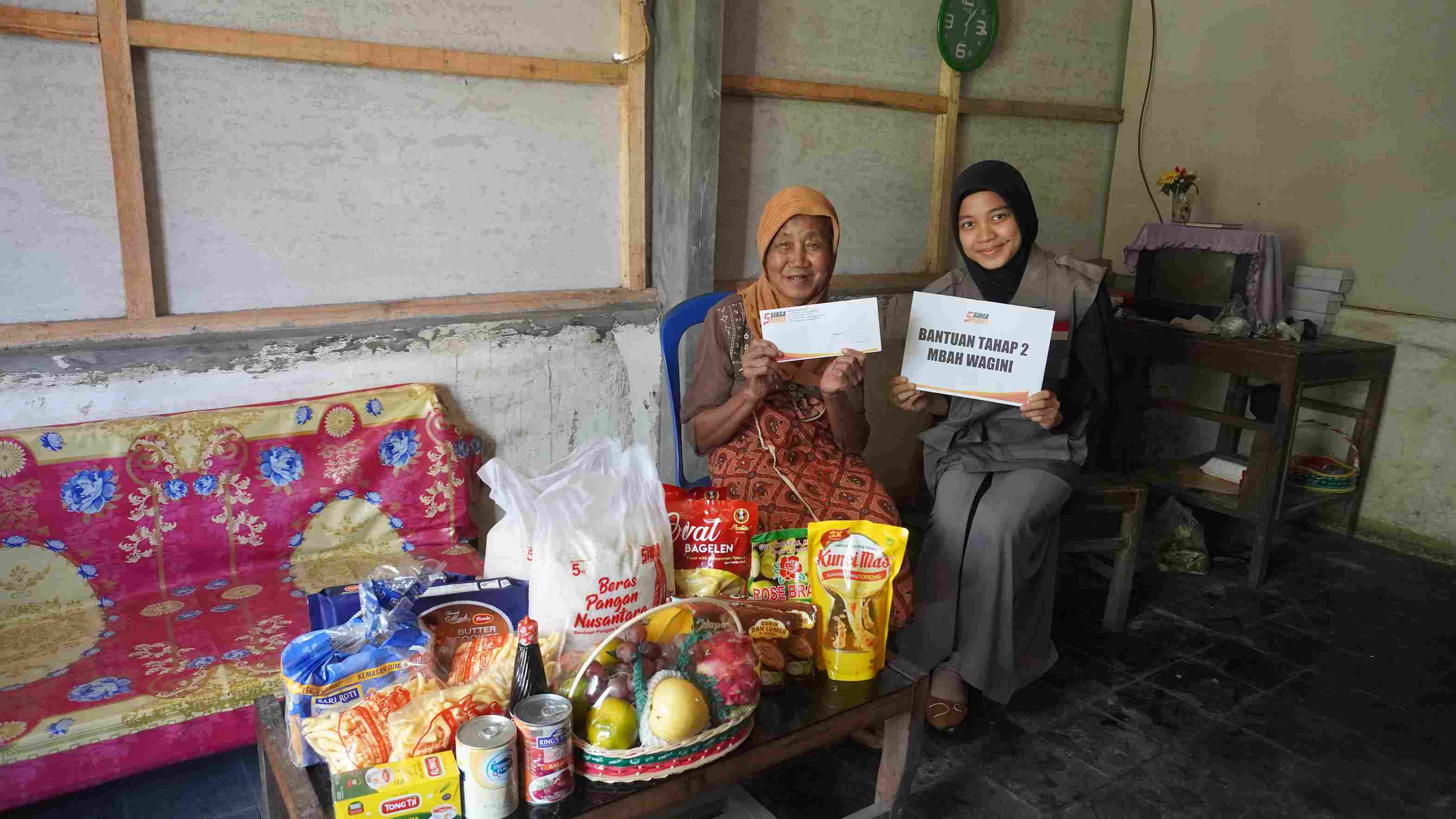 Siaga Peduli Bantu Biaya Hidup Untuk Mbah Wagini Lansia Yang Rawat Ibunya