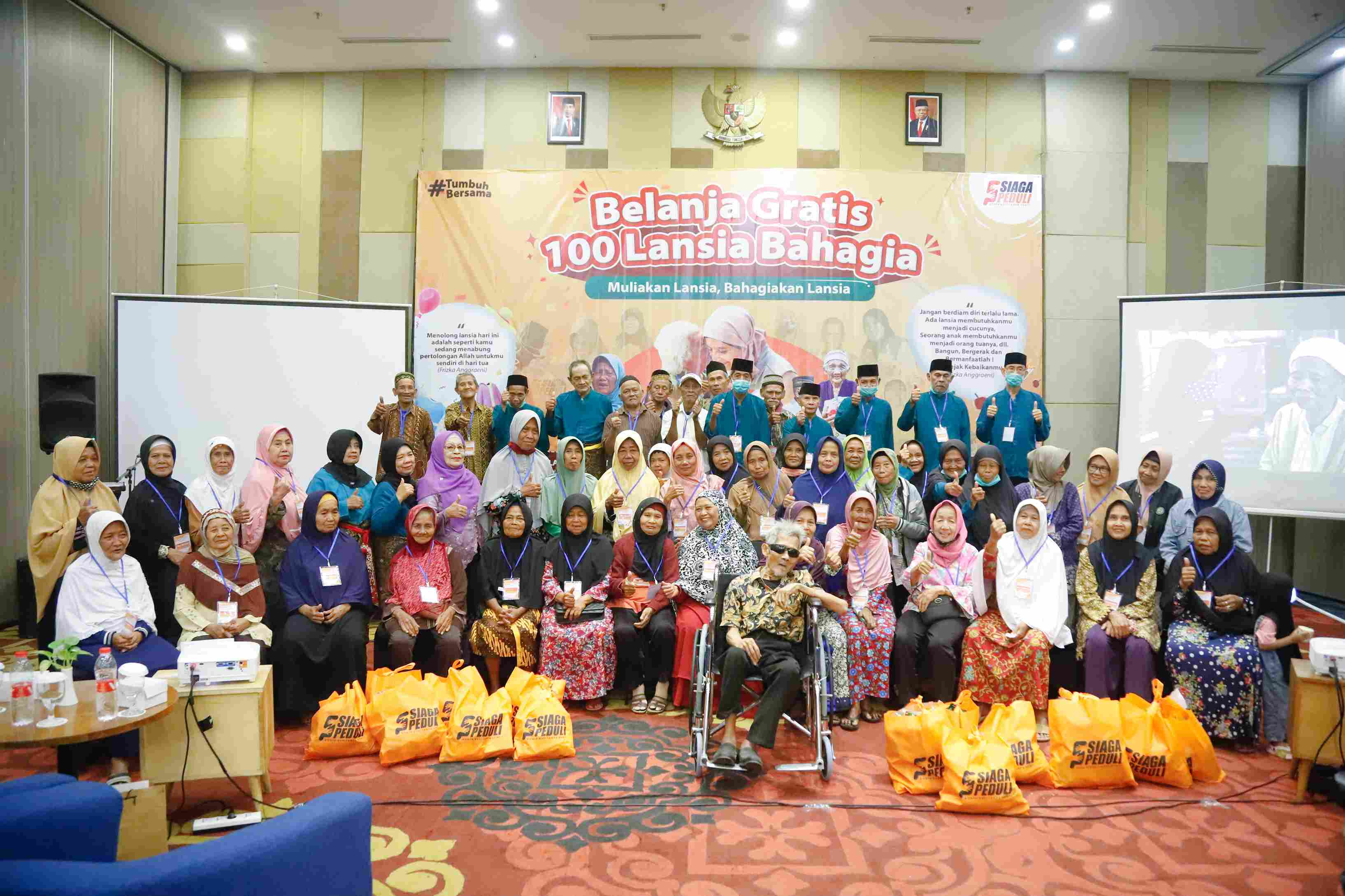 Kebahagiaan Lansia Tak Terhingga Ketika Acara di Hotel Selepas Belanja