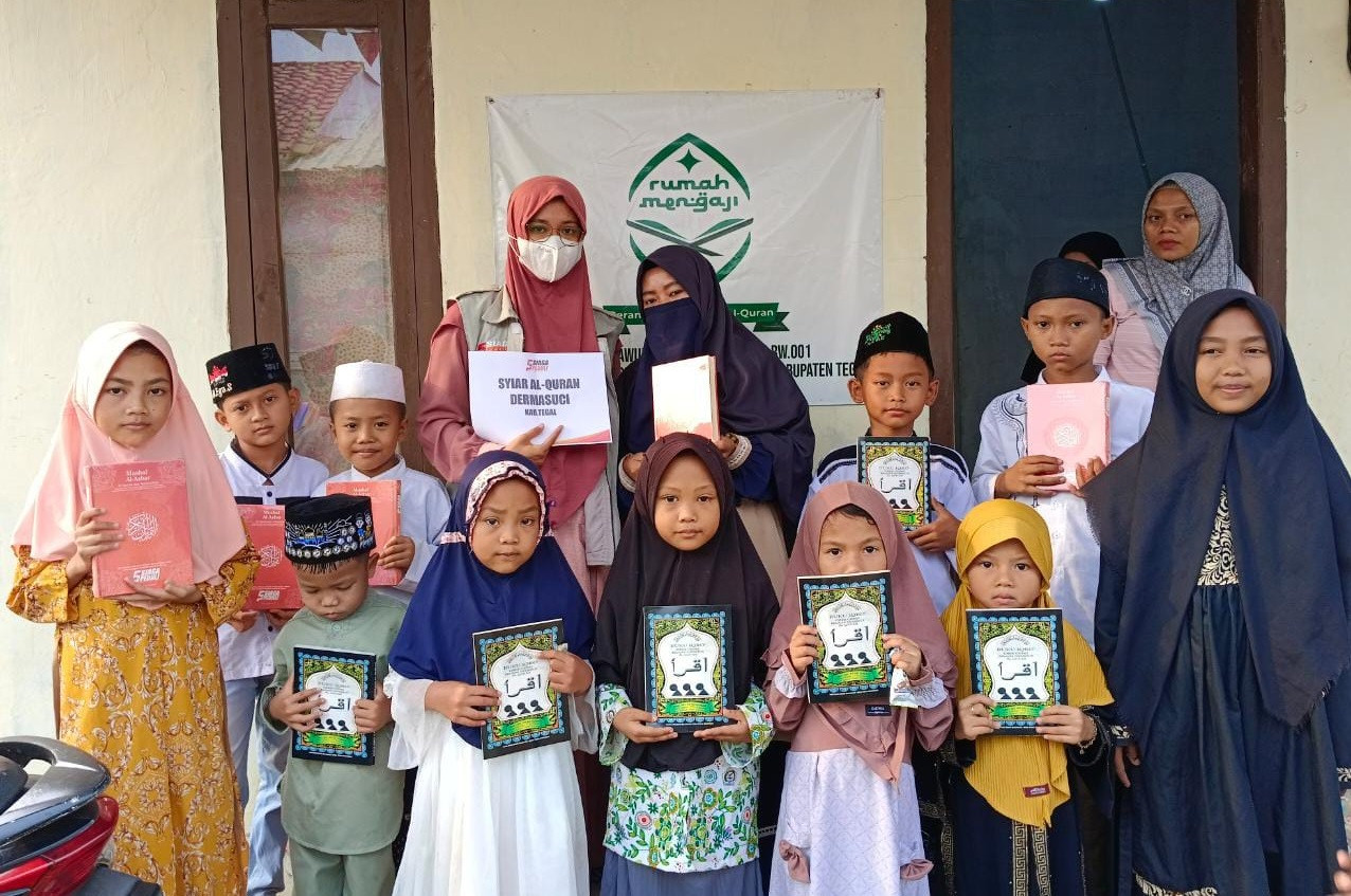 Siaga Peduli Salurkan Al Qur'an Untuk Santri Rumah Mengaji Dermasuci, Tegal