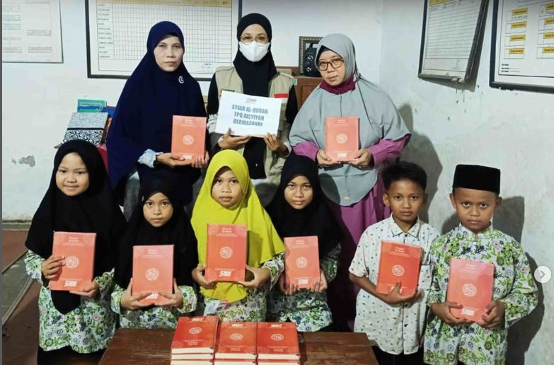 Al Qur'an Baru Untuk Anak-anak TPQ Aisyiyah Dermasandi, Kab. Tegal