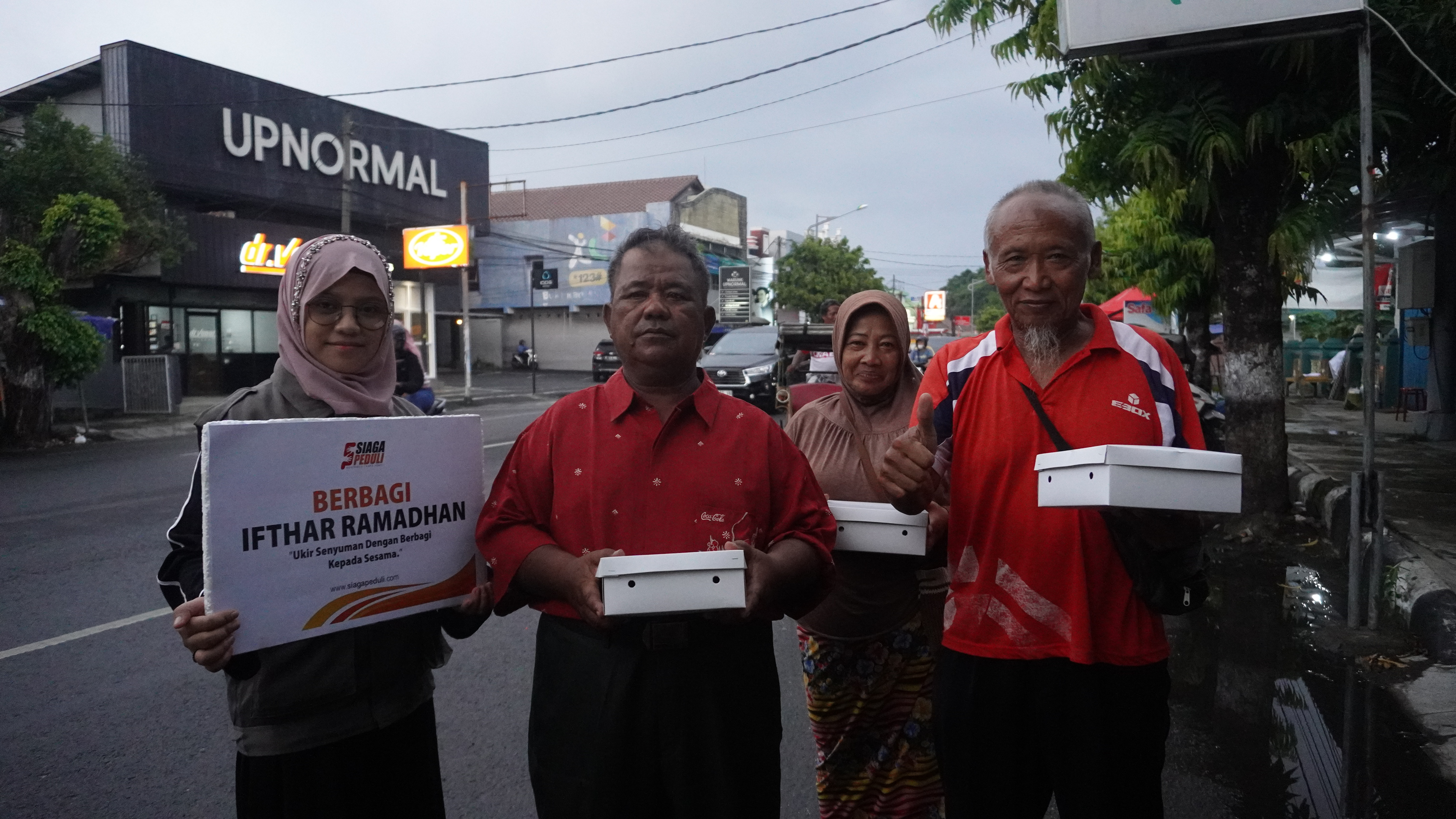 Siaga Peduli kolaborasi dengan IIBF, RMR, dan MTMC bagikan ribuan paket ifthar selama bulan Ramadhan
