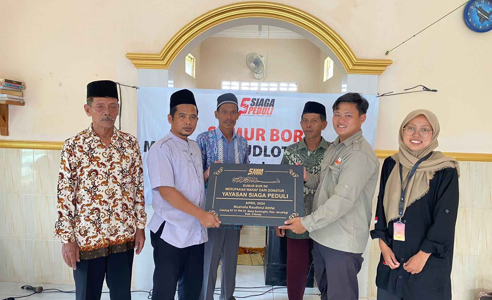 Siaga Peduli Resmikan Pembangunan Sumur Bor Mushola Raudlotul Athfal Ciledug RT 01 RW 03, Desa Sumingkir, Kec. Jeruklegi, Cilacap.
