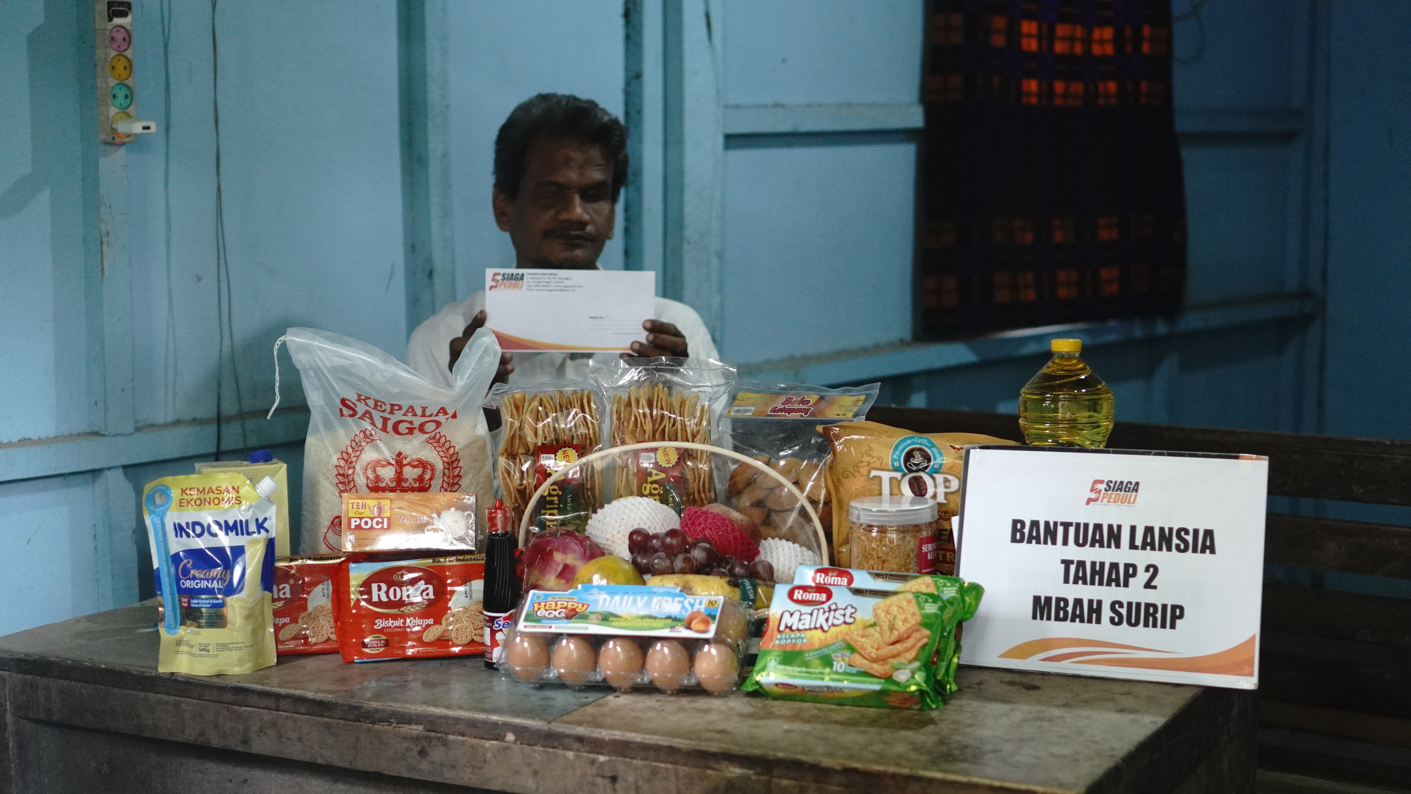 Siaga Peduli kembali berkesempatan menyalurkan bantuan lansia Tahap ke-2 untuk Mbah Surip berupa paket sembako, gizi, parcel buah, dan uang tunai.