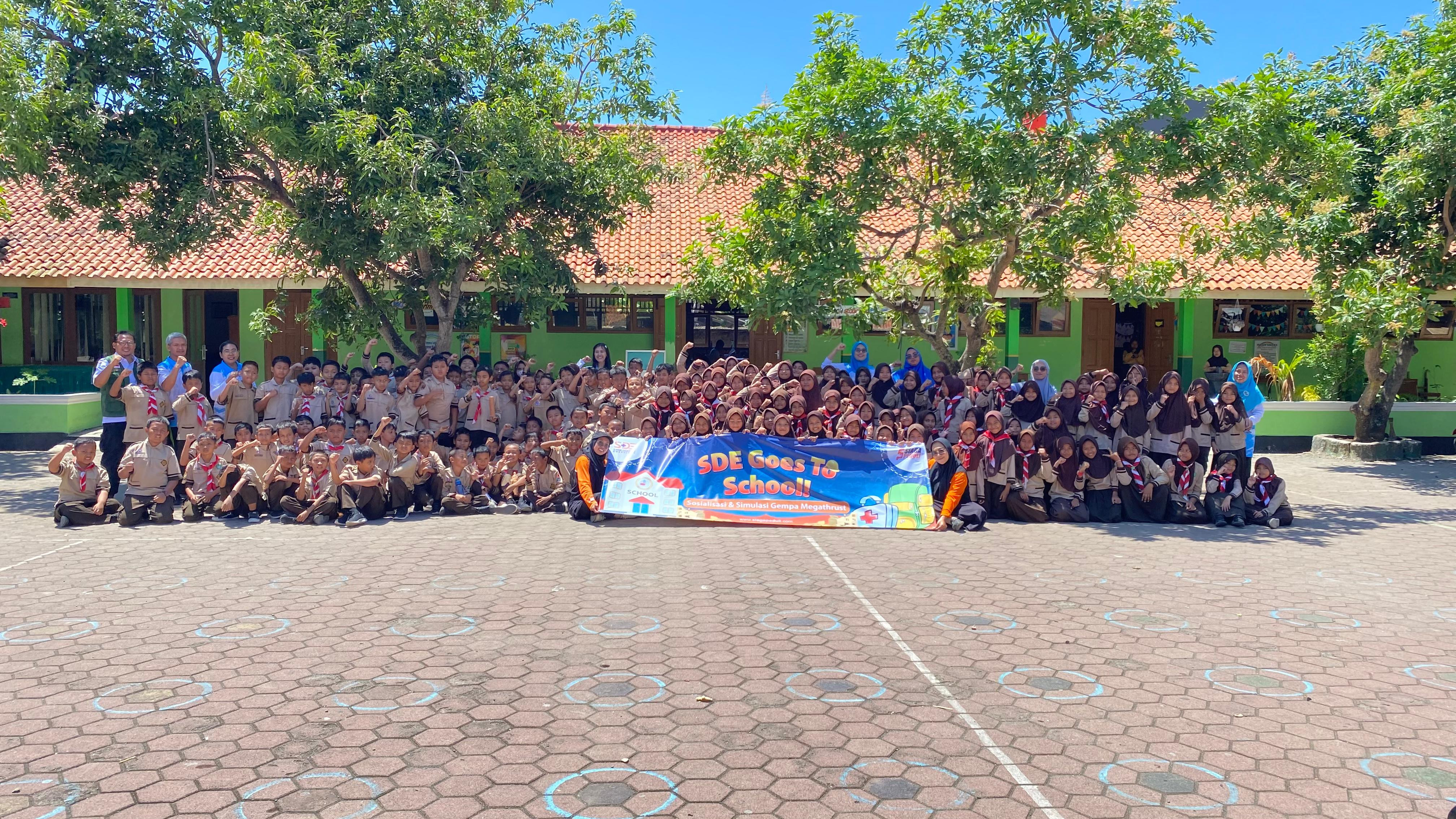 Siaga Peduli Berkolaborasi Bersama BPBD Cilacap Melaksanakan Kegiatan Sosialisasi dan Simulasi Gempa Megatrust di SD N Kampus Petungan