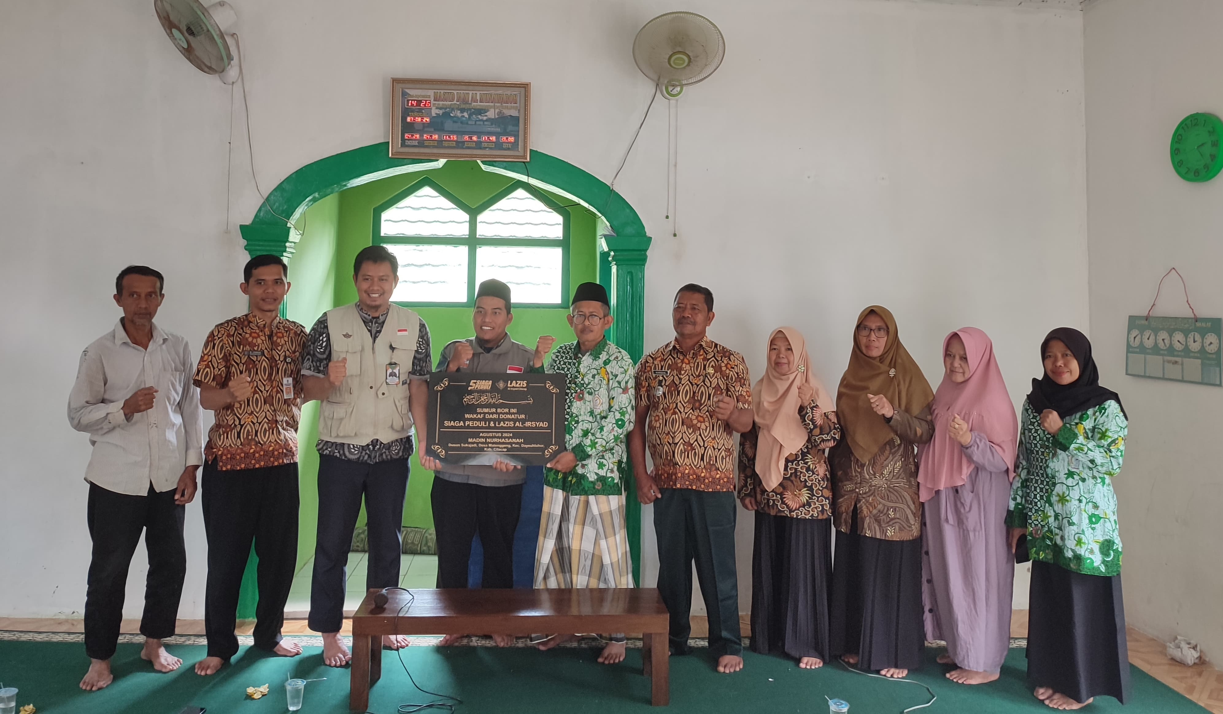 Siaga Peduli dan Lazis Al Irsyad Cilacap melakukan peresmian Sinergi Sumur Bor Madin Nurhasanah yang bertepat di Dusun Sukajadi, Desa Matenggeng, Kecamatan Dayeuhluhur, Cilacap