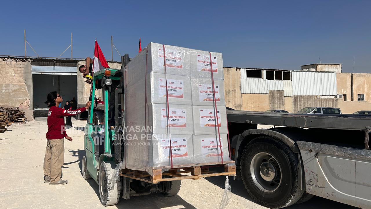 Siaga Peduli Berangkatkan 2 Truk Bantuan Kemanusiaan Untuk Palestina