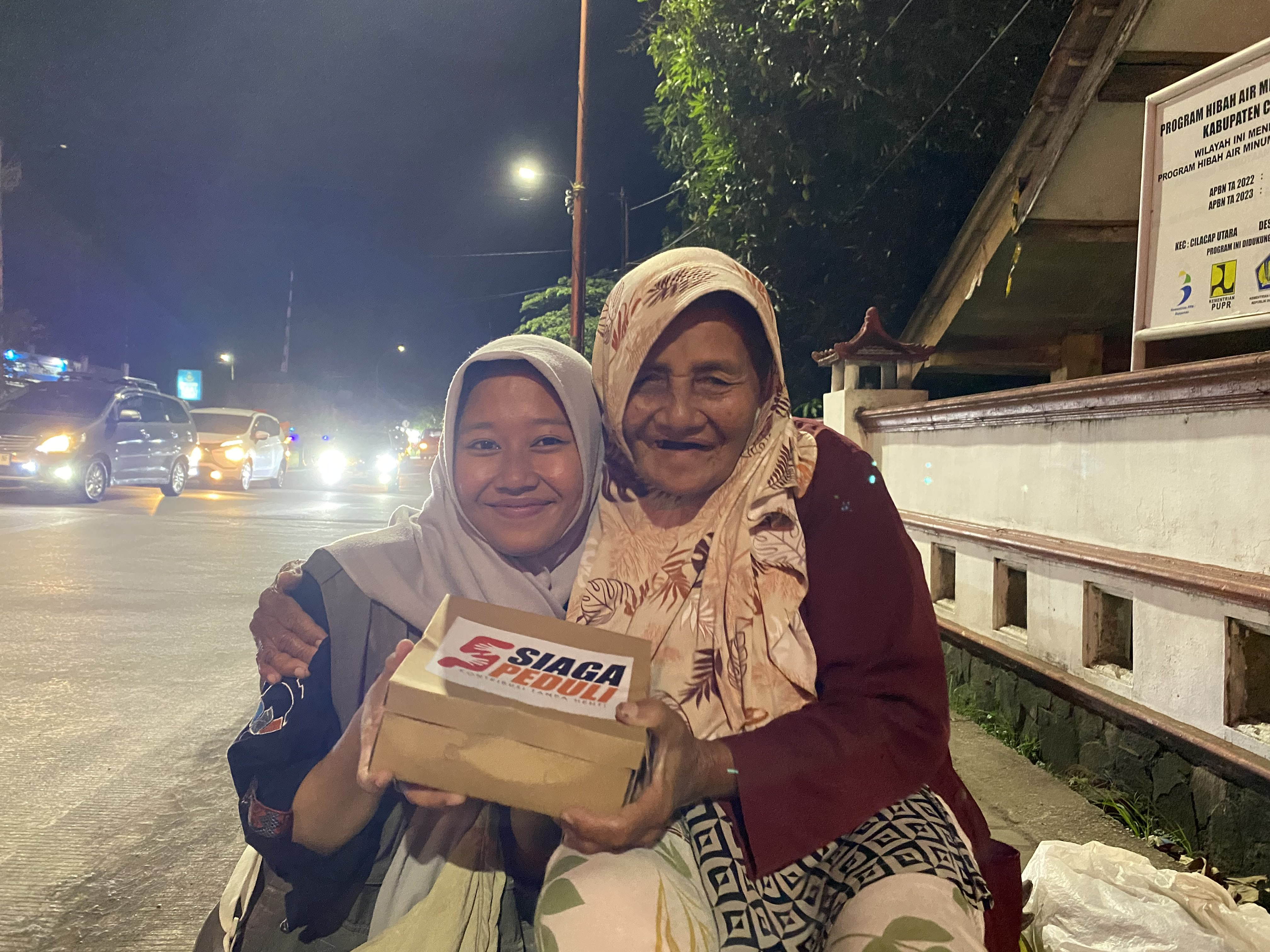 Siaga Peduli kembali hadir paket makanan siap santap untuk pejuang nafkah di Wilayah Cilacap