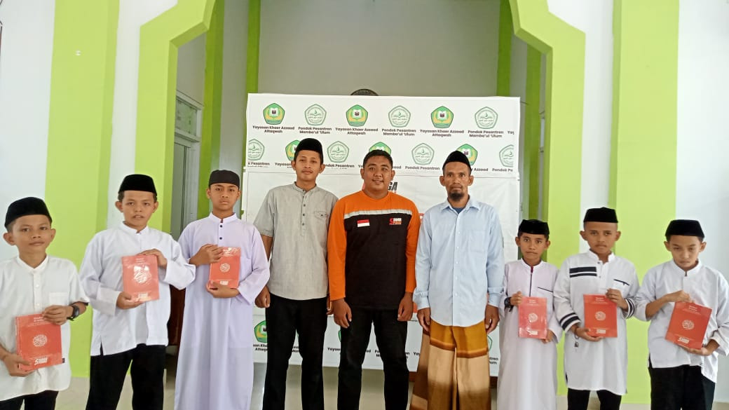 Siaga Peduli Salurkan Al Qur'an Baru di Dusun Bulusipong, Barabatu, Labbakkang, Kabupaten Pangkajene, Sulawesi Selatan